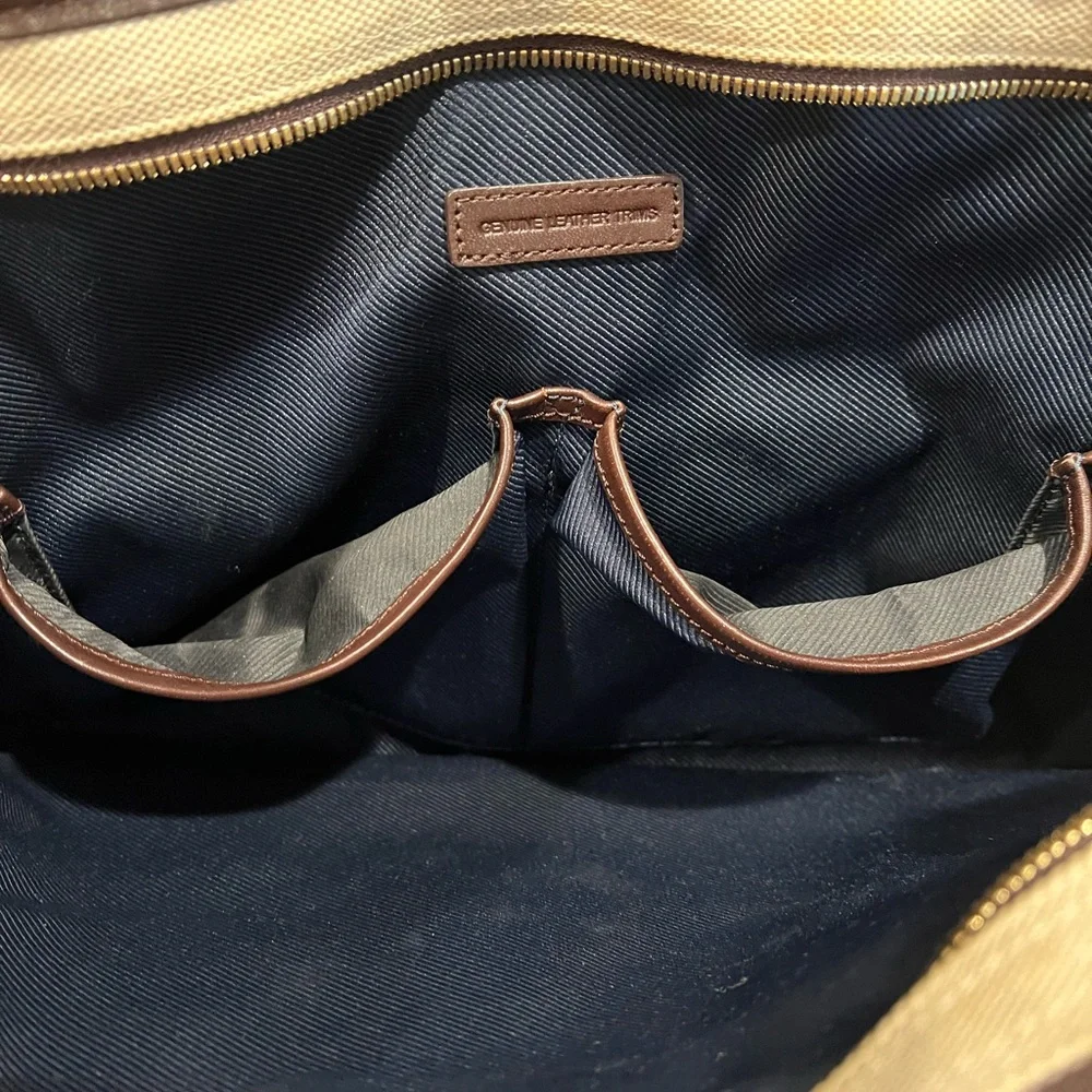 Brooks Brothers Elegant Cream and Brown Travel Bag